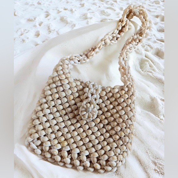 Vintage Handbags - Vintage Sea Shell Purse